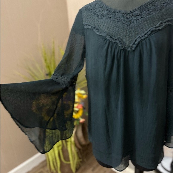 AGB • Boho Flutter Sleeve Crochet Blouse - Picture 10 of 11